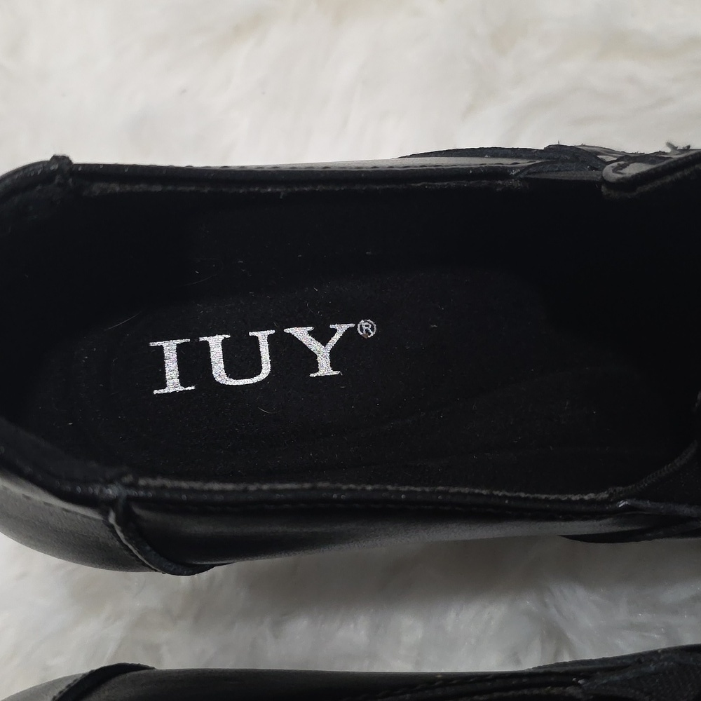 IUY- Black Women's Shoe. Size 7.5 - Picture 3 of 7